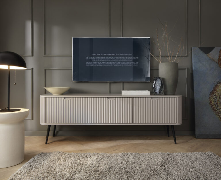 Szafka RTV na czarnych nóżkach Zova 168 cm - MDF - Kaszmir - Piaski